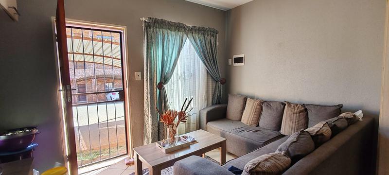 2 Bedroom Property for Sale in Lotus Gardens Gauteng