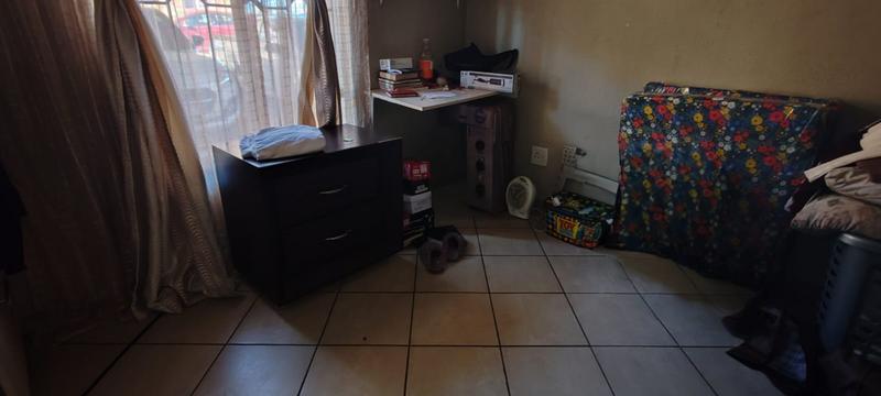 2 Bedroom Property for Sale in Lotus Gardens Gauteng
