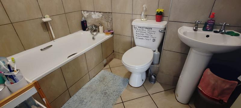 2 Bedroom Property for Sale in Lotus Gardens Gauteng