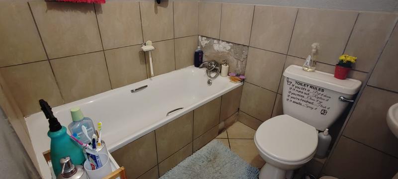 2 Bedroom Property for Sale in Lotus Gardens Gauteng