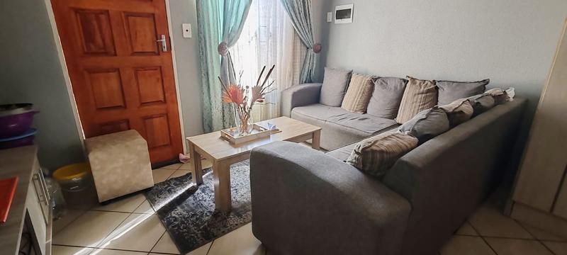 2 Bedroom Property for Sale in Lotus Gardens Gauteng