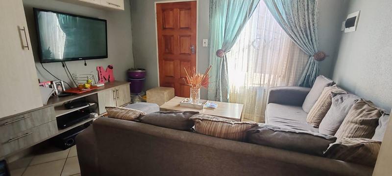 2 Bedroom Property for Sale in Lotus Gardens Gauteng