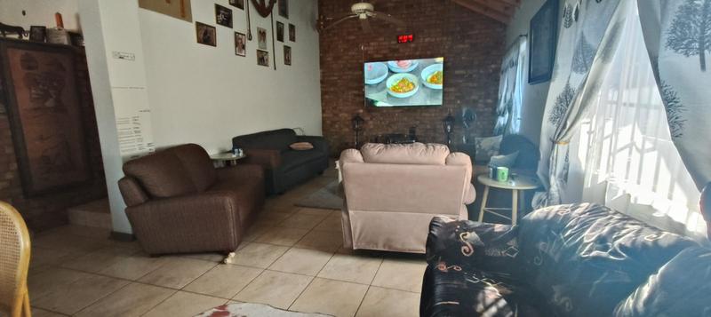 2 Bedroom Property for Sale in Mountain View Gauteng