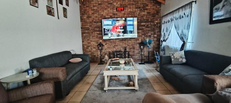 2 Bedroom Property for Sale in Mountain View Gauteng