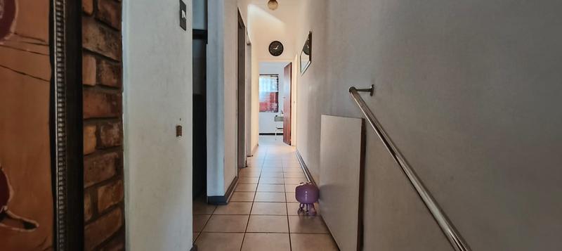 2 Bedroom Property for Sale in Mountain View Gauteng