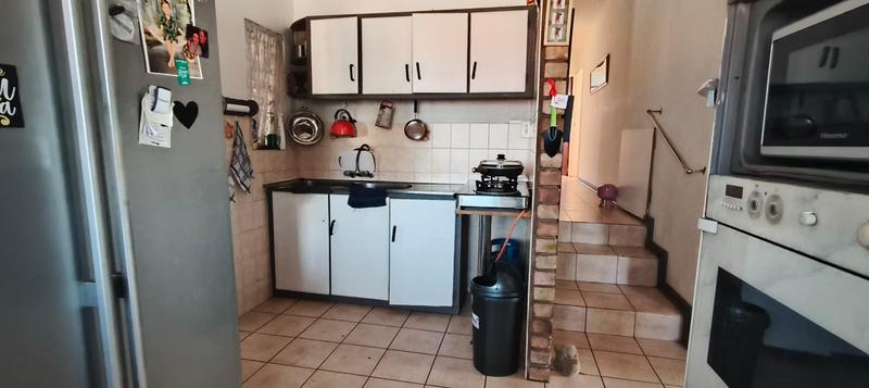 2 Bedroom Property for Sale in Mountain View Gauteng