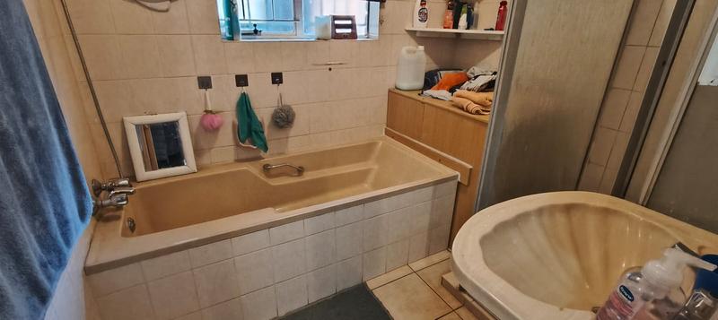 2 Bedroom Property for Sale in Mountain View Gauteng