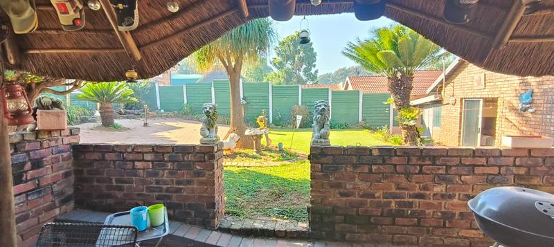 2 Bedroom Property for Sale in Mountain View Gauteng