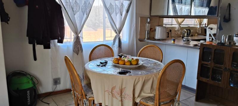 2 Bedroom Property for Sale in Mountain View Gauteng