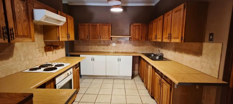 3 Bedroom Property for Sale in Mountain View Gauteng