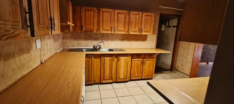 3 Bedroom Property for Sale in Mountain View Gauteng