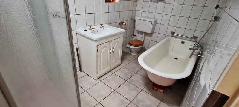 3 Bedroom Property for Sale in Mountain View Gauteng