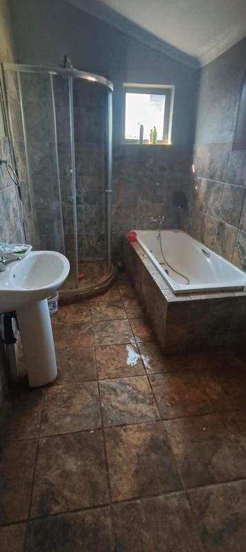 3 Bedroom Property for Sale in Mountain View Gauteng