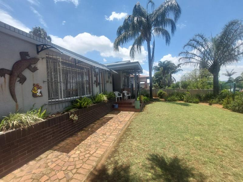 3 Bedroom Property for Sale in Mountain View Gauteng