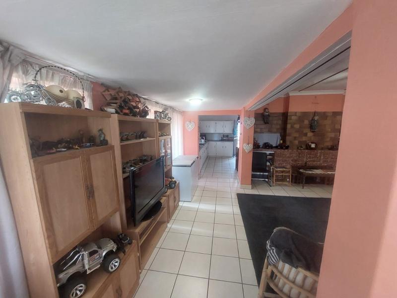 3 Bedroom Property for Sale in Mountain View Gauteng