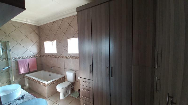 3 Bedroom Property for Sale in Pretoria Gardens Gauteng