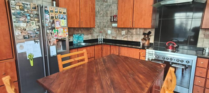 6 Bedroom Property for Sale in Pretoria Gardens Gauteng