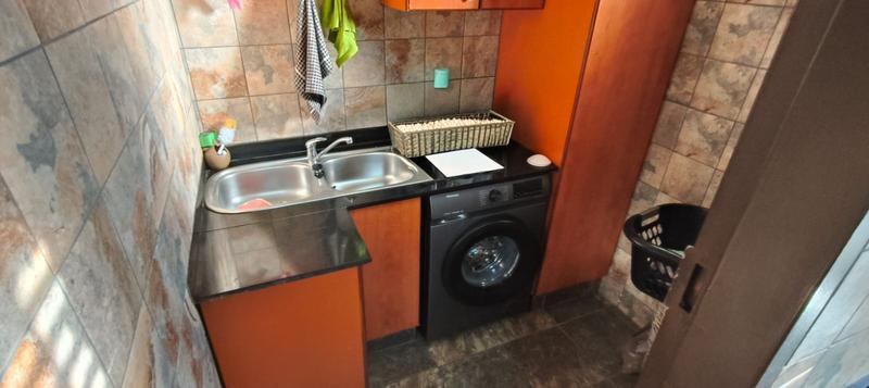 6 Bedroom Property for Sale in Pretoria Gardens Gauteng