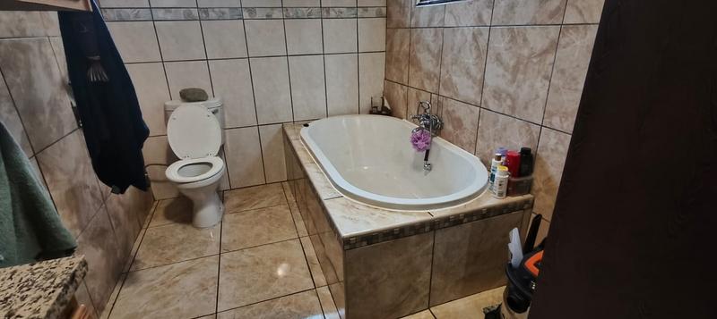 6 Bedroom Property for Sale in Pretoria Gardens Gauteng