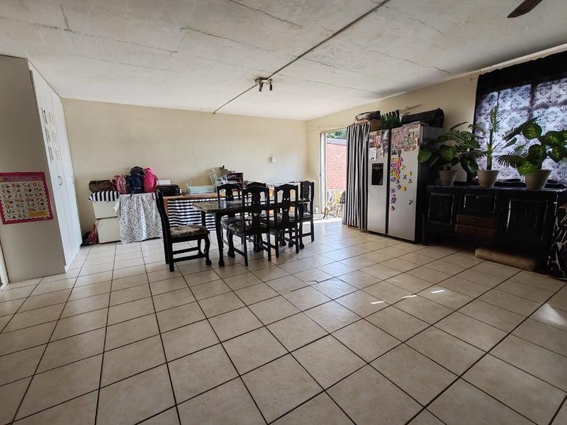 5 Bedroom Property for Sale in Pretoria Gardens Gauteng