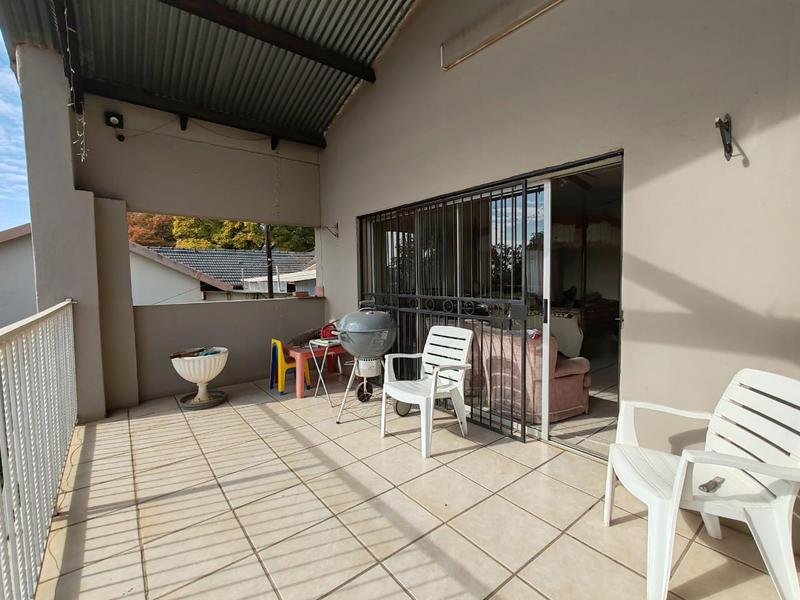 5 Bedroom Property for Sale in Pretoria Gardens Gauteng