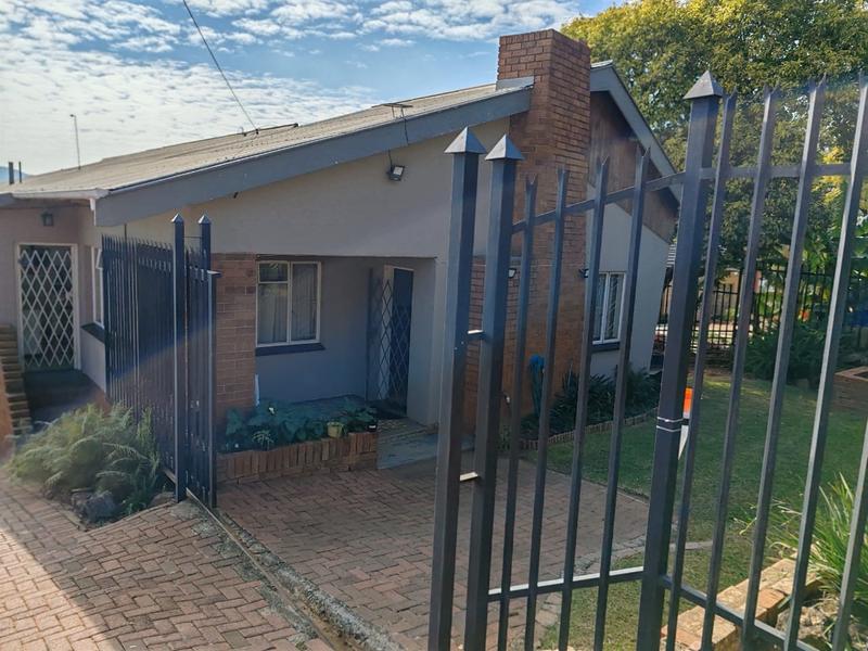 5 Bedroom Property for Sale in Pretoria Gardens Gauteng