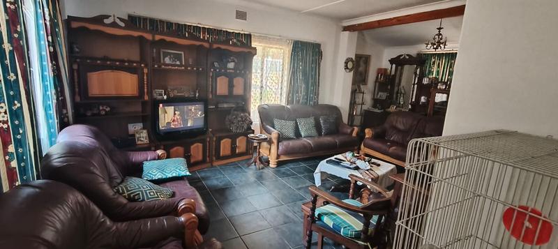 5 Bedroom Property for Sale in Pretoria Gardens Gauteng