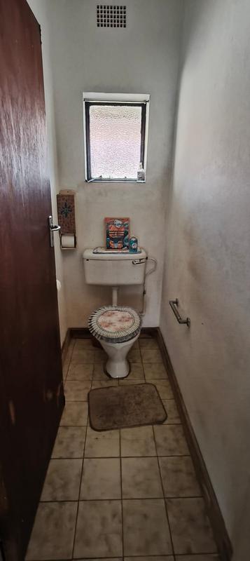 5 Bedroom Property for Sale in Pretoria Gardens Gauteng