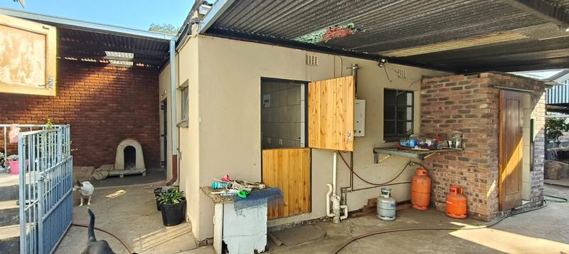 5 Bedroom Property for Sale in Pretoria Gardens Gauteng