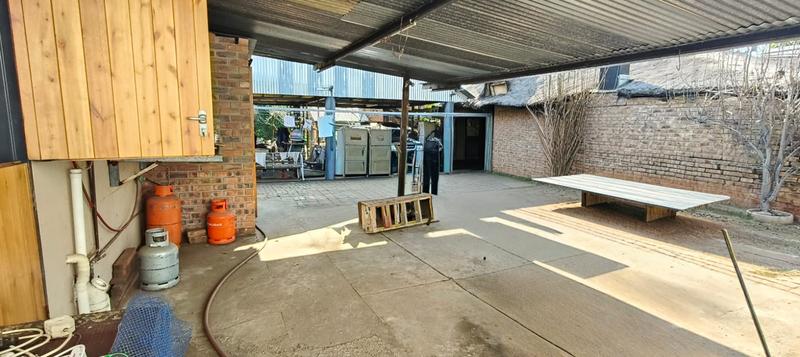 5 Bedroom Property for Sale in Pretoria Gardens Gauteng