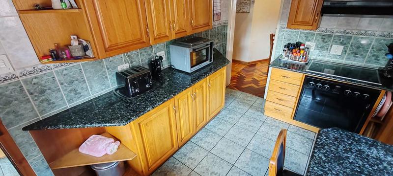 5 Bedroom Property for Sale in Pretoria Gardens Gauteng