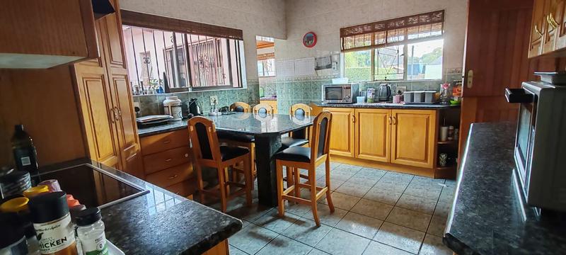 5 Bedroom Property for Sale in Pretoria Gardens Gauteng