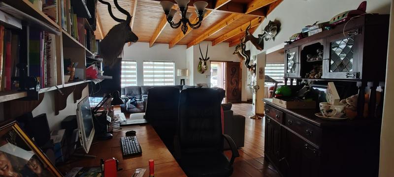 5 Bedroom Property for Sale in Pretoria Gardens Gauteng