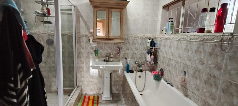 5 Bedroom Property for Sale in Pretoria Gardens Gauteng