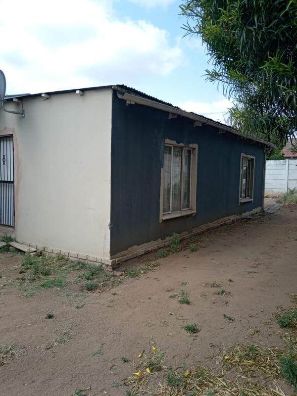 5 Bedroom Property for Sale in Pretoria Gardens Gauteng