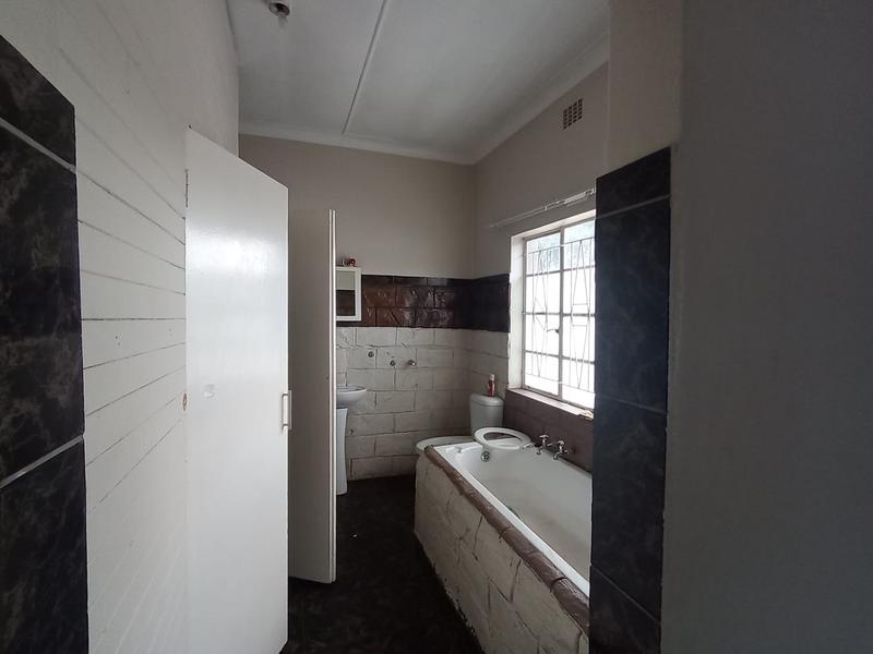 5 Bedroom Property for Sale in Pretoria Gardens Gauteng