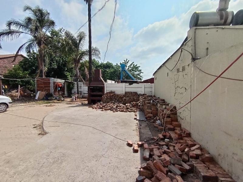 5 Bedroom Property for Sale in Pretoria Gardens Gauteng