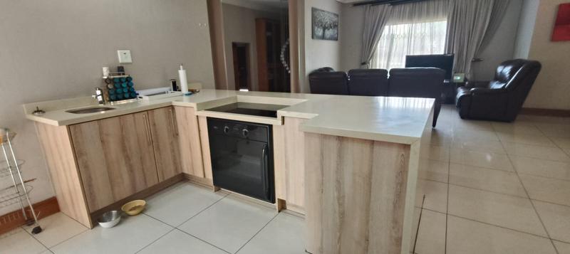 4 Bedroom Property for Sale in Pretoria Gardens Gauteng