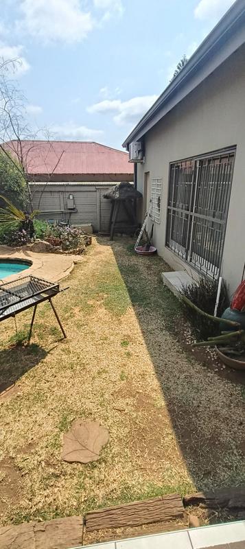 4 Bedroom Property for Sale in Pretoria Gardens Gauteng