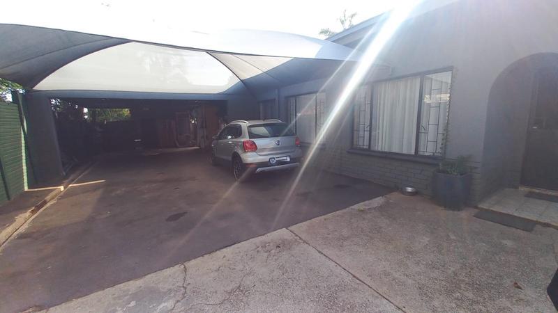 5 Bedroom Property for Sale in Pretoria Gardens Gauteng