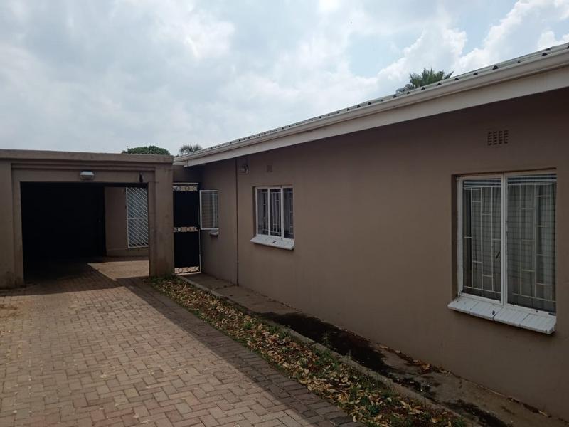 3 Bedroom Property for Sale in West Park Gauteng