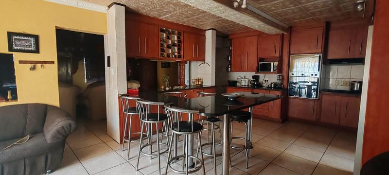 5 Bedroom Property for Sale in West Park Gauteng