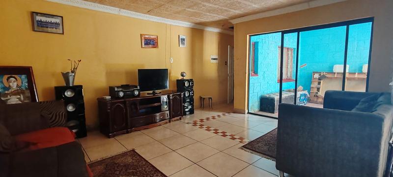 5 Bedroom Property for Sale in West Park Gauteng