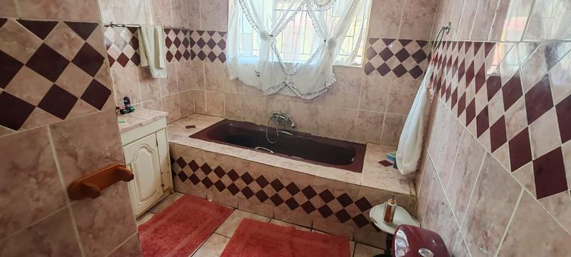 5 Bedroom Property for Sale in West Park Gauteng