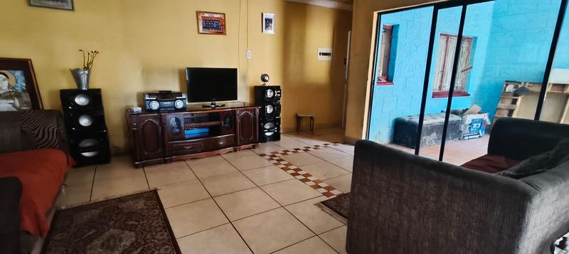 5 Bedroom Property for Sale in West Park Gauteng