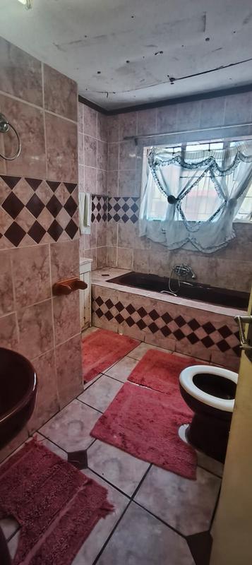 5 Bedroom Property for Sale in West Park Gauteng