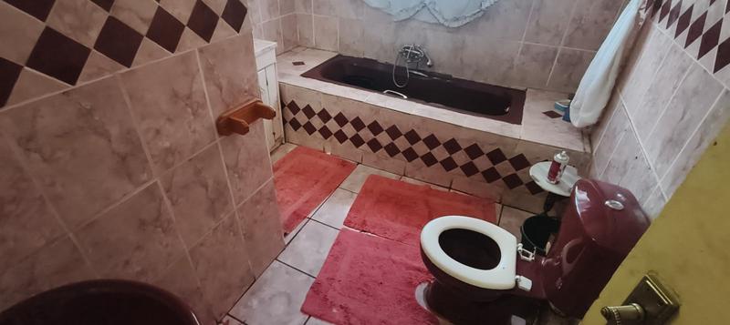 5 Bedroom Property for Sale in West Park Gauteng