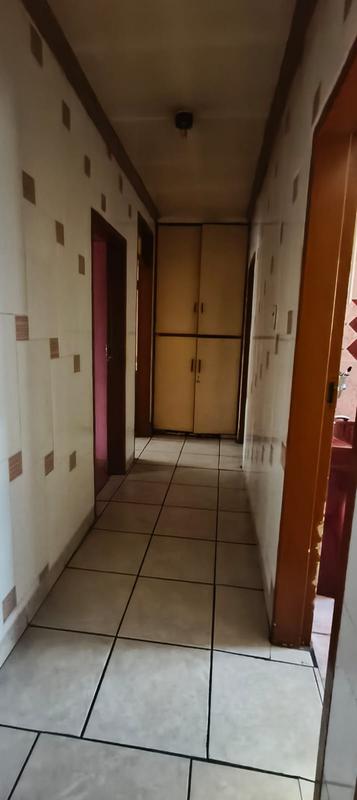 5 Bedroom Property for Sale in West Park Gauteng