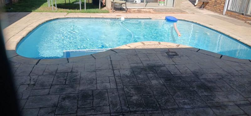 To Let 2 Bedroom Property for Rent in Primrose Gauteng