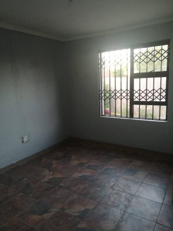 To Let 2 Bedroom Property for Rent in Birch Acres Gauteng